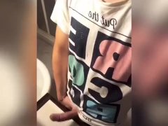 si masturba e mi manda il video