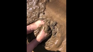 Muddy feet 