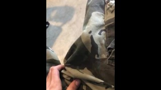 Cachorro Cums en sus pantalones