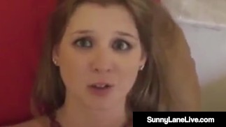 Жаждущая спермы Санни Лейн трахает член в больничной палате!