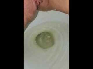 solo female, verified amateurs, peeing, pissing