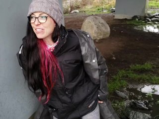 Trashy Chick Pisses Under The Bridge