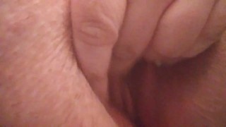 BBW fingers her soaking wet pussy moaning loudly
