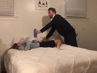 Sorority Girl Obtient Une Eau Absolument Donnée et Se Met Au Lit