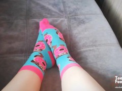 FUNNY SOCKS TEASING & HUMILIATION TASK: TAKE OFF MY SMELLY SOCK BY UR MOUTH
