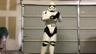 Stormtrooper Dancing & Fleshlight Play（冲锋队舞蹈和肉体之光游戏）