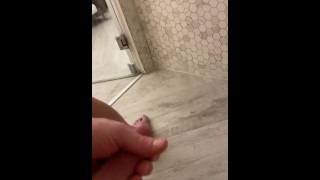 Cumming en la ducha de vacaciones