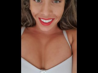 Muy cachonda diciendo guarradas online