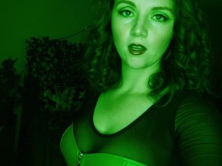 Poison Ivy Makes Robin Her Slave