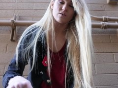 Get to Know Erin Evelyn Smoke Sesh - Screenshot 10 of 16 - Dressing Room