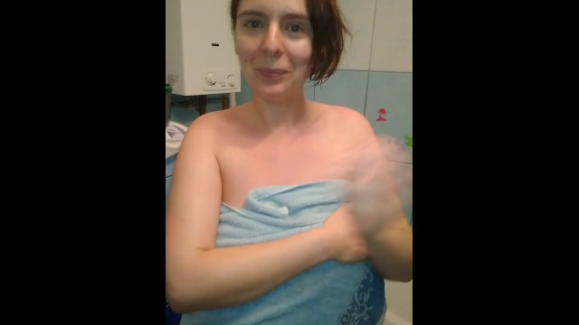 Montrant mes seins