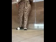 Preview 2 of Kendall Gets Caught Ass Clapping in Airport !!