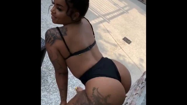 Sexy Thick Ebony Slut Twerking outside - Pornhub.com