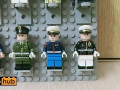 32 Lego minifigures