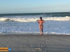 Video She gave me a handjob on a public beach, we almost got caught!!! Amateur