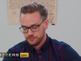 Brazzers - Cheating Milf Christie Stevens needs big cock