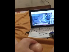 Смотрю видео на порнохаб и трахаю себя игрушкой - Screenshot 13 of 16 - Toy