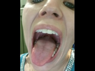 Tongue and Throat Exam (withAnd Without Flashlight)
