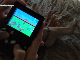 Girl Showing Sexy Feet Playing Old GamesFOOT FETISH - Nina_Yo