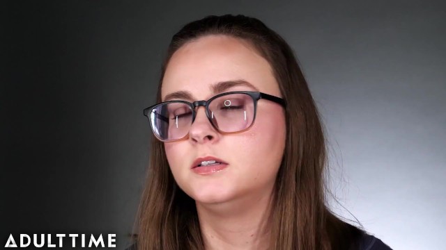 ADULT TIME how Women Orgasm - Jay Taylor Masturbates