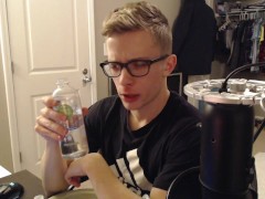 Stepbro eats his stepsister's delicious pizza (GONE SEXUAL!)