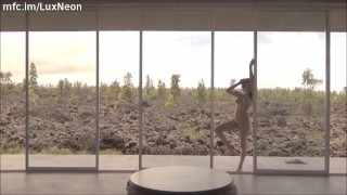 Epische outdoor Hawaii view striptease en erotische dansen