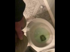 Slow motion pissing(using slow motion effect Iphone11)
