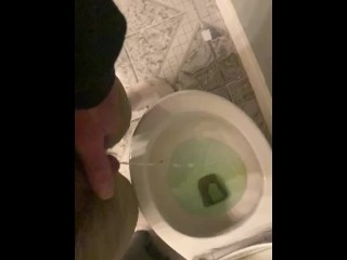Slow motion pissing(using slow motion effect Iphone11)