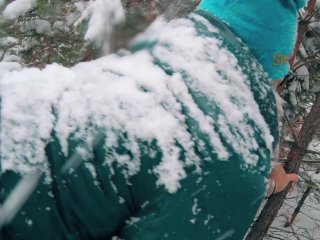 Hot Girl with Big Ass Have Sex in a Snowy NationalPark