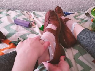 CUTIE TRYING ON NEW SOCKS AND MASSAGE HER FEET WITH OIL