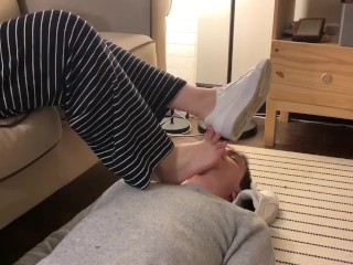 Girlfriend makes me Smell her Feet after Shopping in her Smelly Shoes