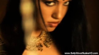 Нравится, как здесь прекрасна эта малышка