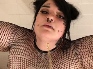 pee, goth girl, fetish, golden shower