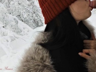 雪シベリアでのフェラチオ-sexy Yum Yums