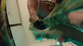 Великанша от первого лица на каблуках топчет, раздавливает и садится на тебя и кончает киска