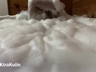 Feet fun in the bathtub