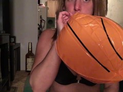 Ass & Inflatables Fetish - Screenshot 5 of 16 - Balloon B2p