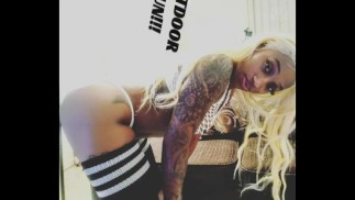 SCHWANZ LUTSCHEN AUF DEM PARKPLATZ UND BEKAM CUAGHT.. GROSSES CUMSHOT-ENDE