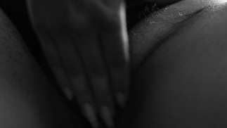 Ich masturbiere allein zu Hause und mein haariger Küquita