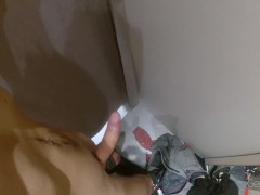 DRESSING ROOM FLASH PART2. La signora mi sega il cazzo e sborro. - Screenshot 11 of 16 - Masturbate