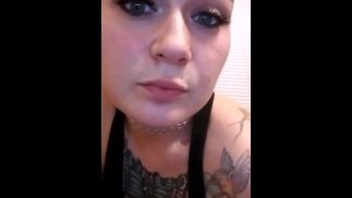 Make up removal from the Queen