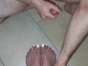 Preview 1 of Jerk of on my dirty soles