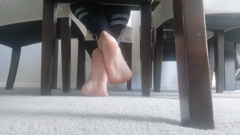 Soles and Toe Scrunching to satisfy your Foot Fetish