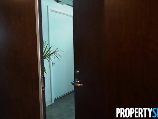 PropertySex Petite Tenant Landlord's Kindness screenshot number 0