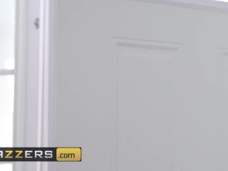 Brazzers - Gabbie Carter came for the massage stayed for the big cock screenshot number 0