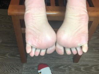 Kelly_feet мои грязные рождественские носки после работы и вонючие ноги от первого лица