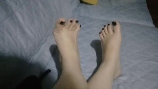 tici_feet @tici_feet  in my couch again