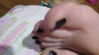 tici_feet tici feet @tici_feet close to my feet again, black toenails