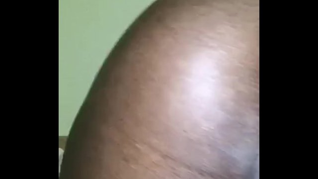 Киска и попка крупным планом