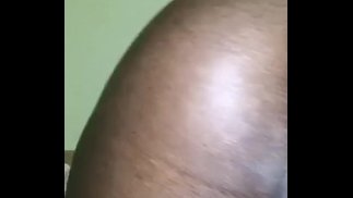 Киска и попка крупным планом